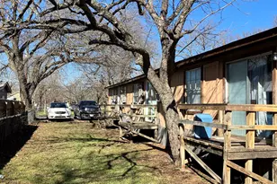 207 E Elm St, Burnet, TX 78611 - Photo 17