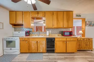 204 W Lakeshore Dr, Llano, TX 78643 - Photo 15