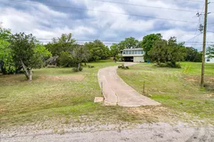 204 W Lakeshore Dr, Llano, TX 78643 - Photo 7