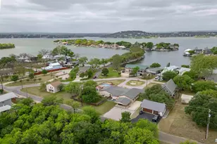 1307 Hillcrest Dr, Granite Shoals, TX 78654 - Photo 3