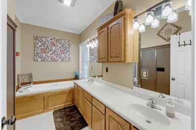 99 Gateway Parkway, Marble Falls, TX 78654 - Photo 19