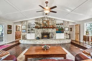 1912 Us-281 S Hwy, Johnson City, TX 78636 - Photo 11