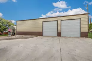 800 Texas Ave, Kingsland, TX 78639 - Photo 3