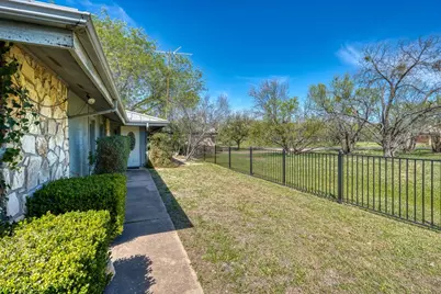 1504 Azure, Horseshoe Bay, TX 78657 - Photo 3
