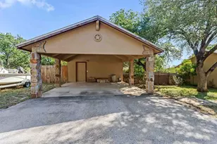 2906 Oak Ridge Dr, Horseshoe Bay, TX 78657 - Photo 9