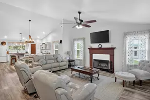 360 Darwin Dr, Burnet, TX 78611 - Photo 5