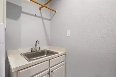 710 Cottonwood Drive, Burnet, TX 78611 - Photo 17