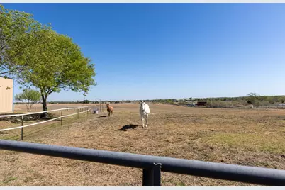 13639 Abrahamson Road, Manor, TX 78653 - Photo 27