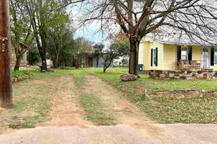 708 Avenue S, Marble Falls, TX 78654 - Photo 3