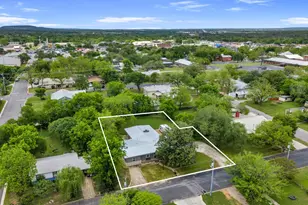 407 E Kerr St, Burnet, TX 78611 - Photo 5