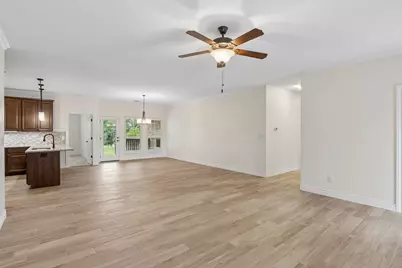 824 Sun Ray, Horseshoe Bay, TX 78657 - Photo 5