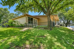 104 Bluebird Ln, Highland Haven, TX 78654 - Photo 7