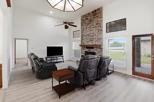 907 Sherman Dr, Marble Falls, TX 78654 - Photo 9