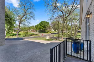 319 Meadowlakes Dr, Meadowlakes, TX 78654 - Photo 31