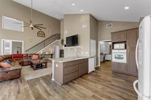 319 Meadowlakes Dr, Meadowlakes, TX 78654 - Photo 7