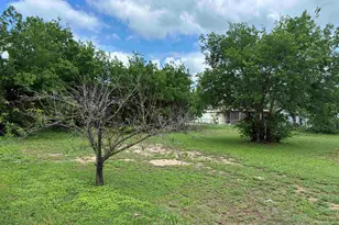 301 N Rhomberg, Burnet, TX 78611 - Photo 21