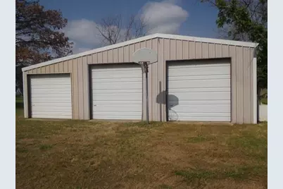 110 W Lakecrest Drive, Bluffton, TX 78607 - Photo 7