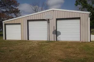 110 W Lakecrest Dr, Bluffton, TX 78607 - Photo 7