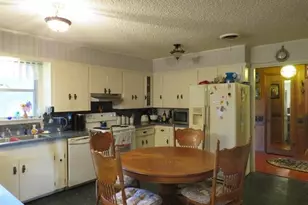 110 W Lakecrest Dr, Bluffton, TX 78607 - Photo 11