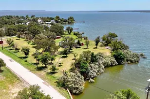 110 W Lakecrest Dr, Bluffton, TX 78607 - Photo 45