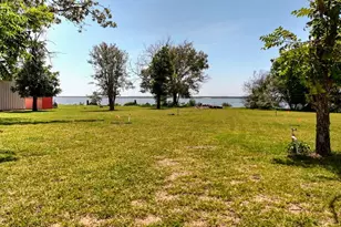 110 W Lakecrest Dr, Bluffton, TX 78607 - Photo 39