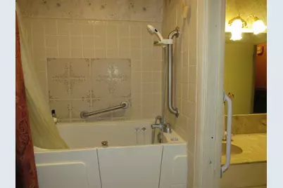 110 W Lakecrest Drive, Bluffton, TX 78607 - Photo 21