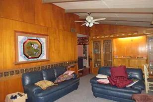 110 W Lakecrest Dr, Bluffton, TX 78607 - Photo 11