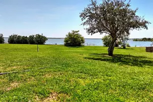 110 W Lakecrest Dr, Bluffton, TX 78607 - Photo 37