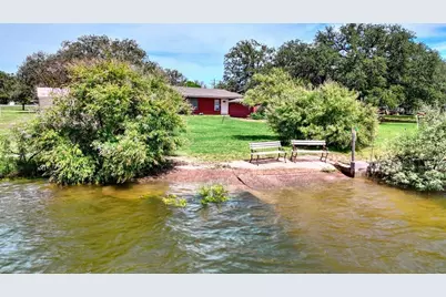 110 W Lakecrest Drive, Bluffton, TX 78607 - Photo 31