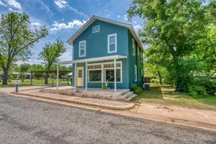 1005 Bayley, Llano, TX 78643 - Photo 3