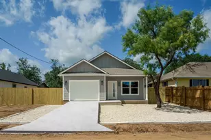 147 W Pine, Granite Shoals, TX 78654 - Photo 3
