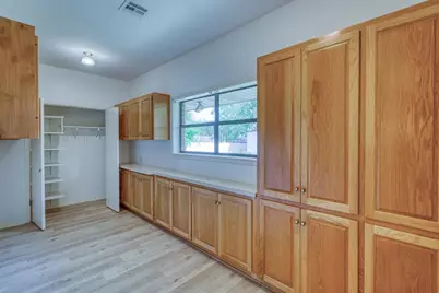 405 E Granite Street, Llano, TX 78643 - Photo 13