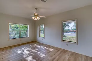 405 E Granite St, Llano, TX 78643 - Photo 15