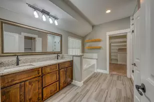 107 Marion St, Meadowlakes, TX 78654 - Photo 13