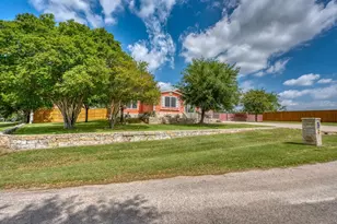 826 Sandy Mountain Dr, Sunrise Beach, TX 78643 - Photo 5