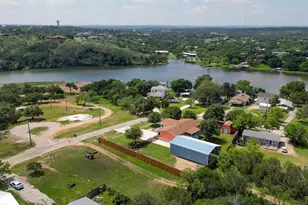 826 Sandy Mountain Dr, Sunrise Beach, TX 78643 - Photo 3