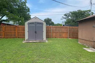 725 N W, Burnet, TX 78611 - Photo 21