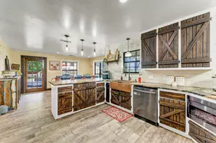 1701 Bluebonnet Ln, Kingsland, TX 78639 - Photo 17
