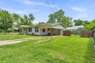 209 E Live Oak St, Burnet, TX 78611 - Photo 29