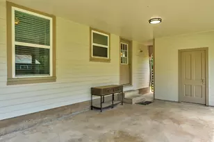 209 E Live Oak St, Burnet, TX 78611 - Photo 27