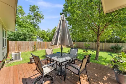 209 E Live Oak St, Burnet, TX 78611 - Photo 25