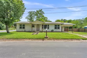 209 E Live Oak St, Burnet, TX 78611 - Photo 1