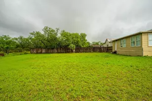 3851 Hermosa Dr, Kingsland, TX 78639 - Photo 11
