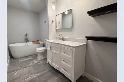 1215 Hi Stirrup, Horseshoe Bay, TX 78657 - Photo 19
