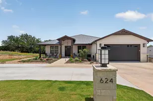 624 Broken Hills Dr, Horseshoe Bay, TX 78657 - Photo 1