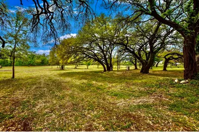7908 County Road 404, Spicewood, TX 78669 - Photo 17