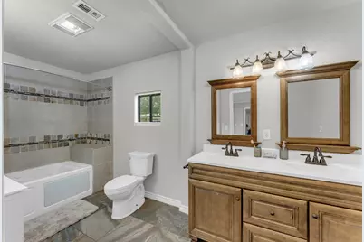 1303 Mission Hills Drive, Marble Falls, TX 78654 - Photo 25
