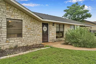 1303 Mission Hills Dr, Marble Falls, TX 78654 - Photo 3