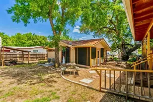 1307 Wright St, Llano, TX 78643 - Photo 7