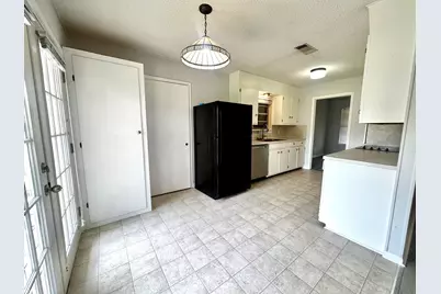 102 E Wallace Street, Llano, TX 78643 - Photo 5